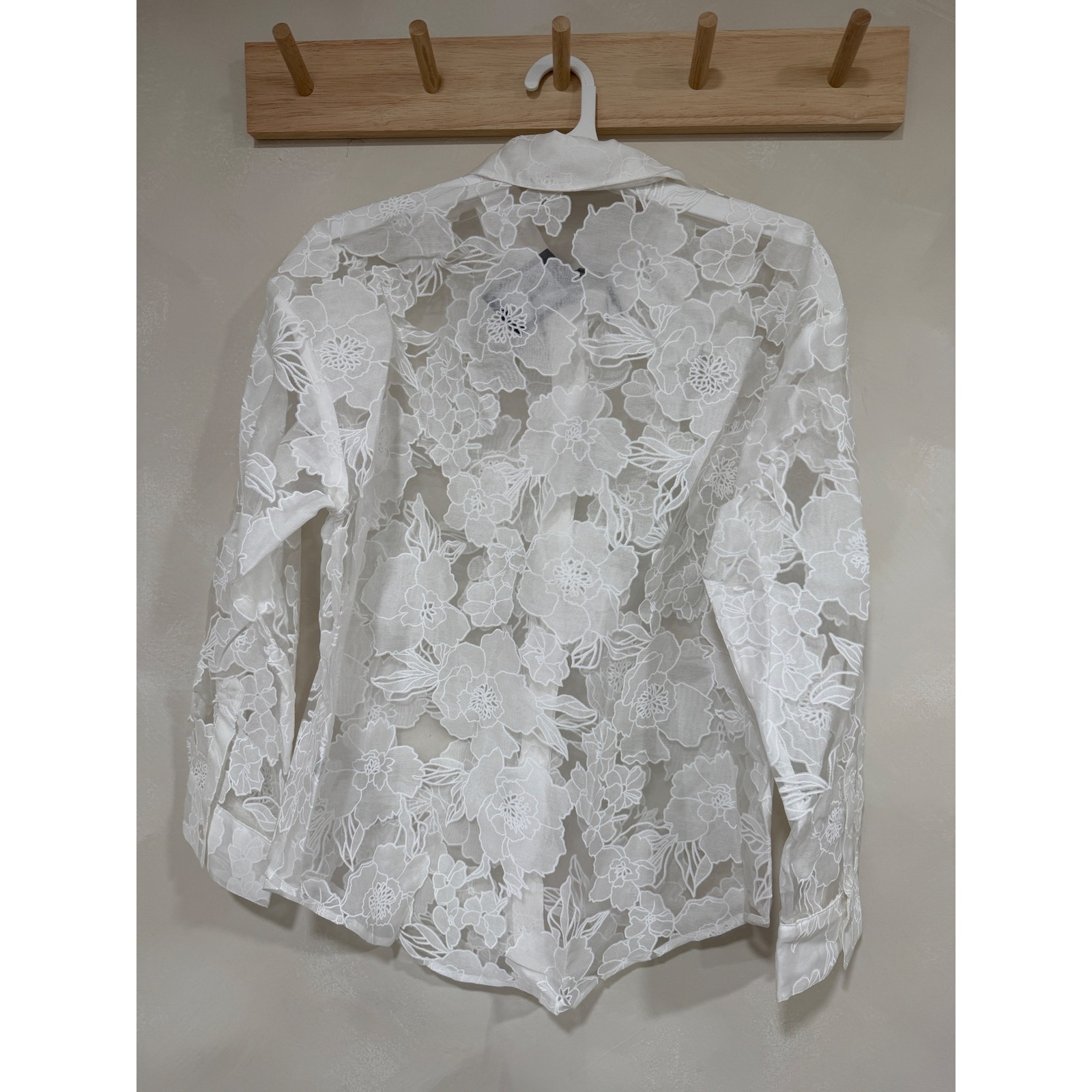 Jluxlabel Embroidered Floral Cotton Blend Button Up Shirt Small White Nwt — image 4 of 6